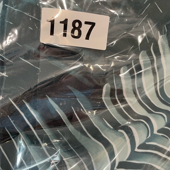 Zella Leggings Size Medium Green Hathaway Tropical Leaf Crop Sheer back panels - Picture 8 of 8